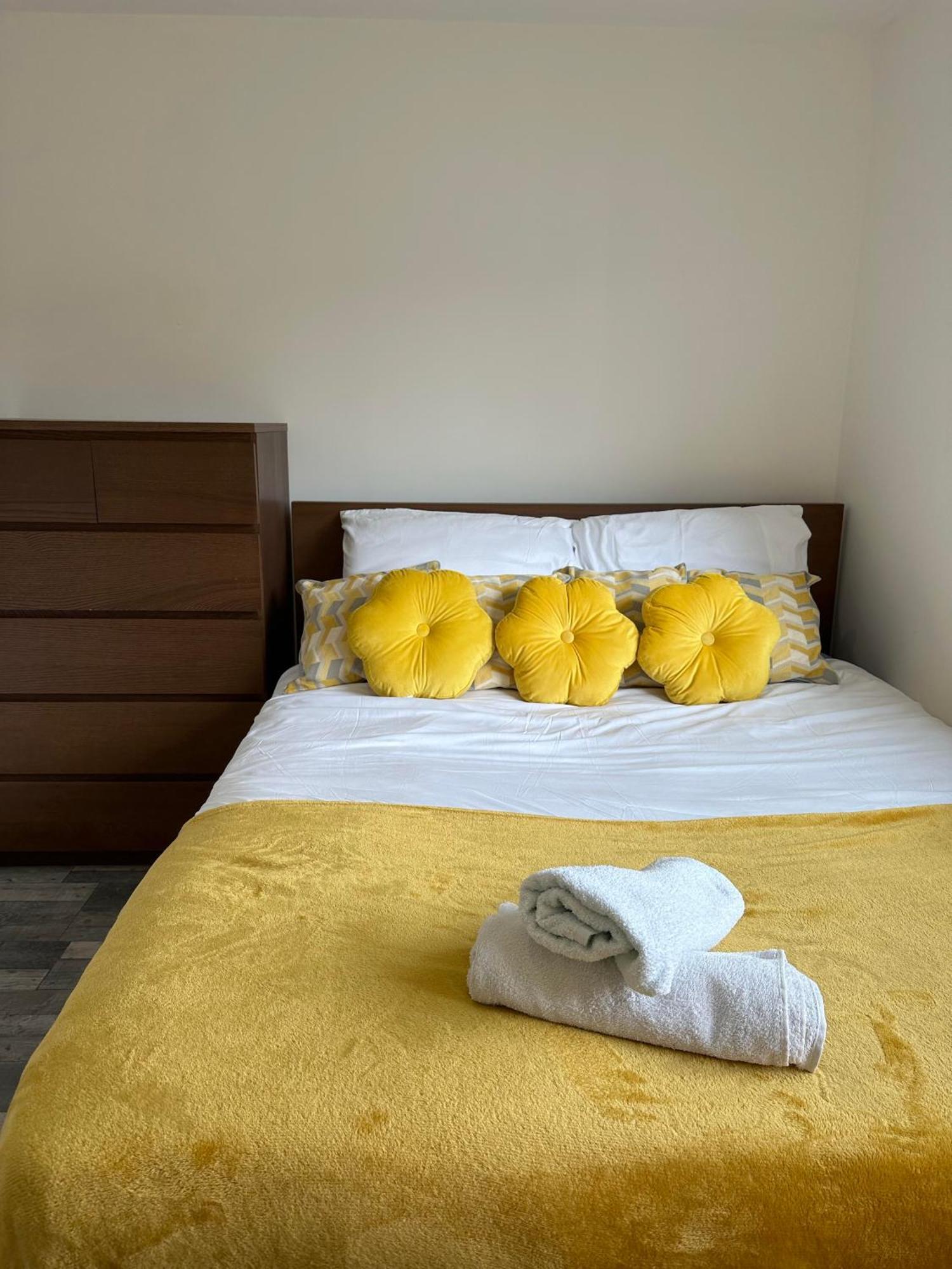 Shakespeare House 19 Bedrooms 30 Beds Up To 42 People * Derby