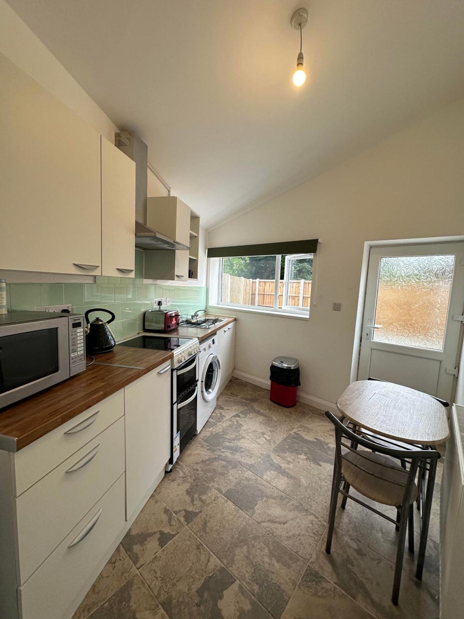 Holiday home Shakespeare House 19 Bedrooms 30 Beds Up To 42 People
